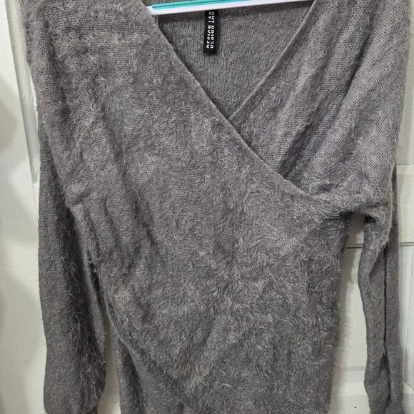 Design Lab Lord & Taylor Woman's Grey Mo Hair Wrap Sweater size XS - Picture 7 of 8